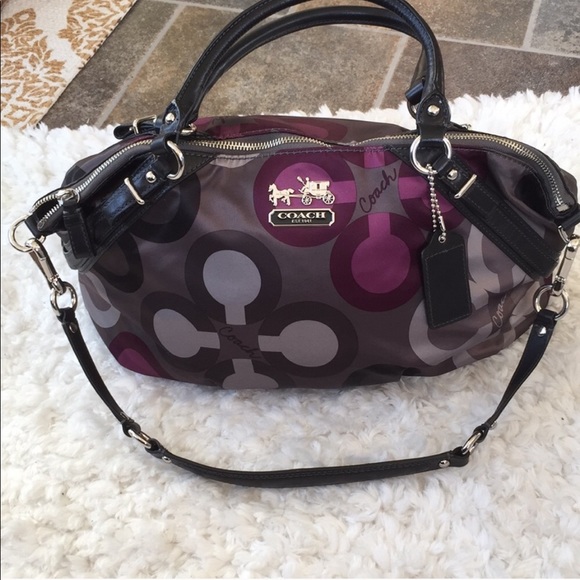 Coach Handbags - 💕Coach💕 satchel - gorgeous!!